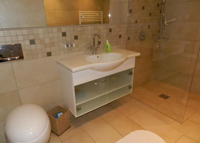 Gletscherblick- By Interhome Zweisimmen